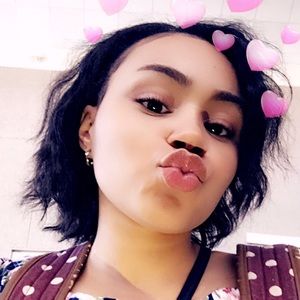 Meet your Posher, Ava